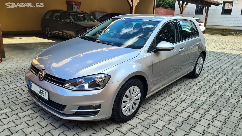 VOLKSWAGEN GOLF 1.2 TSi / 77 kW